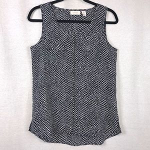 💋 Nail biting SALE! Chico’s tank top size small hidden buttons